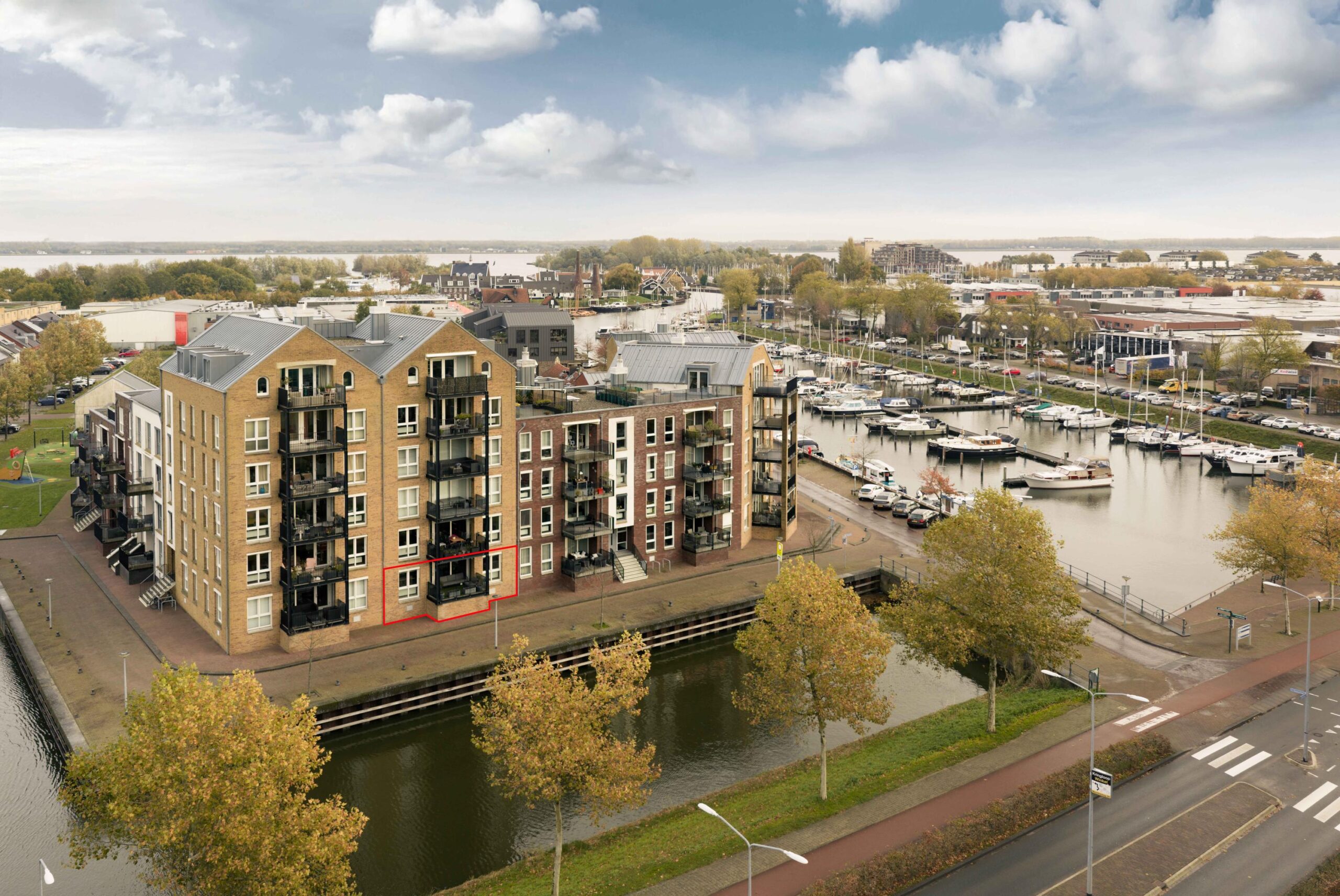 IJsbaankade 143 Huizen makelaarskantoor Blaricum foto 1